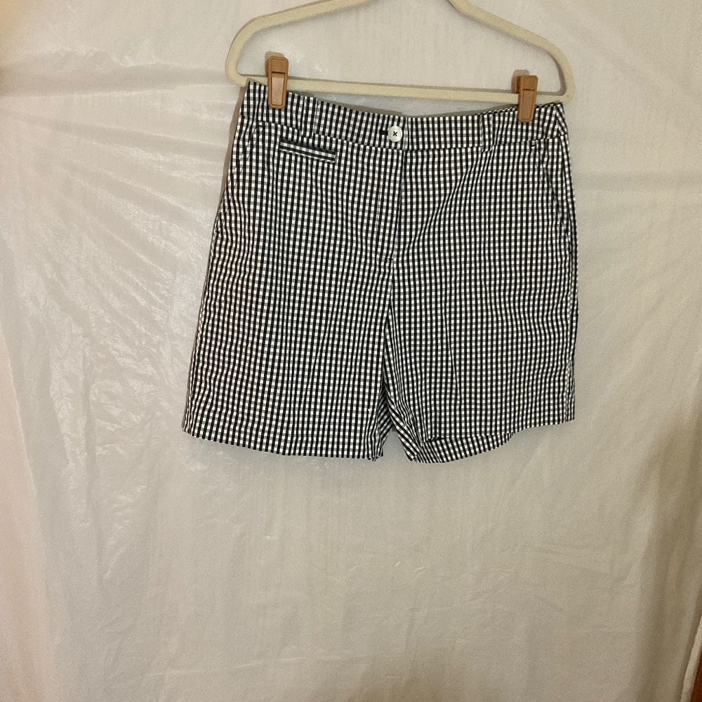 Beautiful woman shorts Jones of New York signature stretch size 12 inseam 6.5